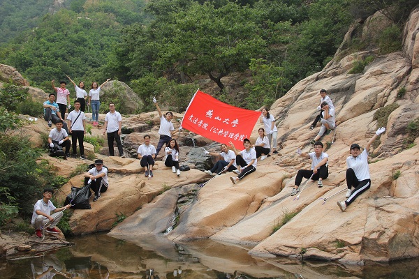 志愿服务人员合影